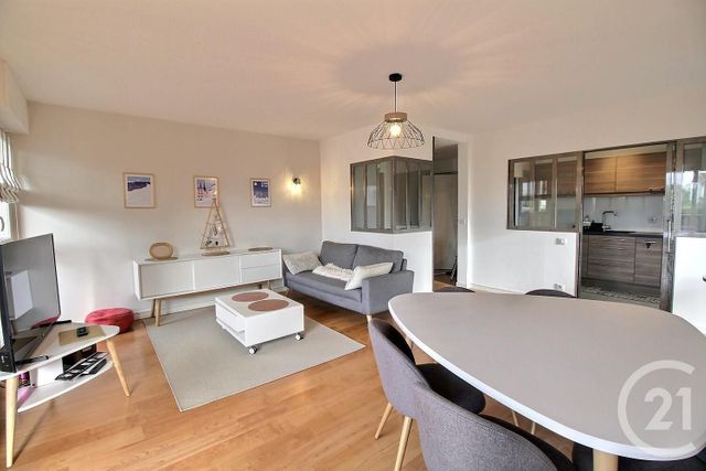 Appartement T3 à louer - 3 pièces - 77.79 m2 - EYSINES - 33 - AQUITAINE - Century 21 Etude Saint-Seurin